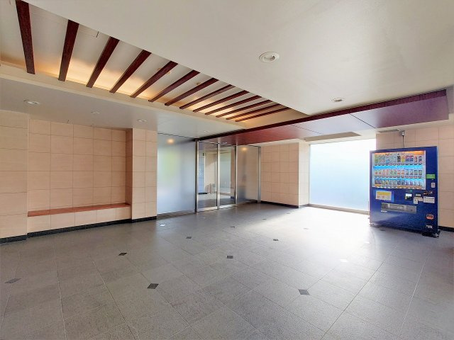 ウィズ勝田台のエントランス