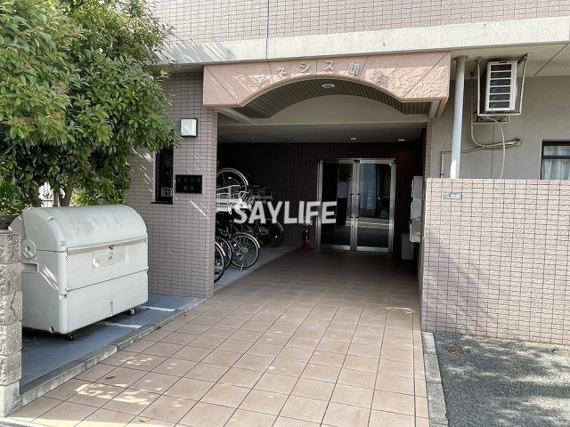 アネシス鶴見のエントランス