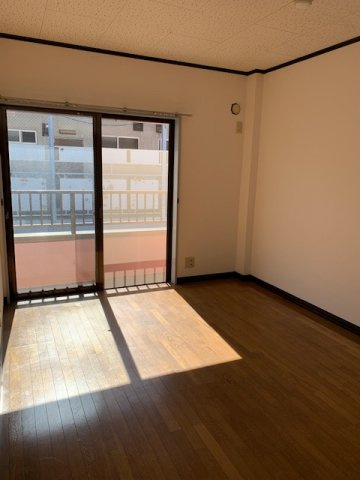 スリーヒルズの内装|※別号室参考写真です