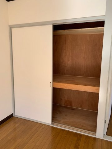 スリーヒルズの収納|※別号室参考写真です