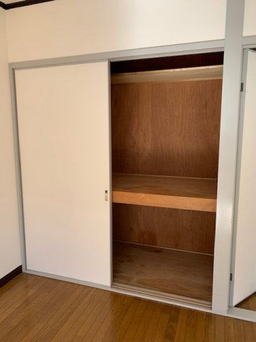 スリーヒルズの収納|※別号室参考写真です