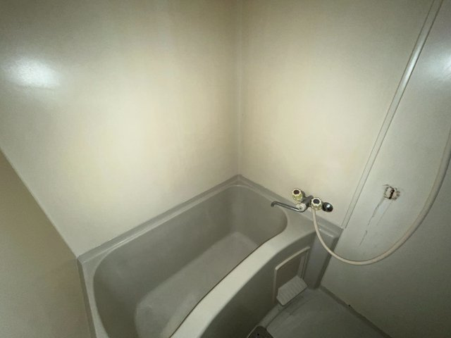 スリーヒルズの浴室|※別号室参考写真です