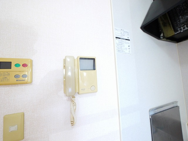 ロイヤルKのセキュリティ|モニター付きインターホン