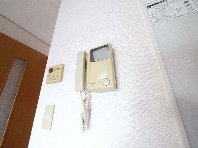 ロイヤルKのセキュリティ|モニター付きインターホーン