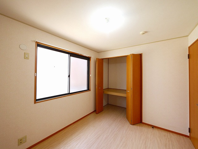 ロイヤルKの洋室|ゆったりした子供部屋です