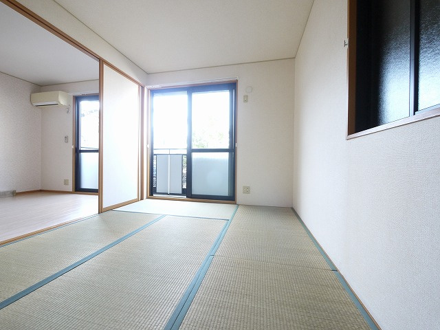 ロイヤルKの和室|来客時にも便利な和室付き