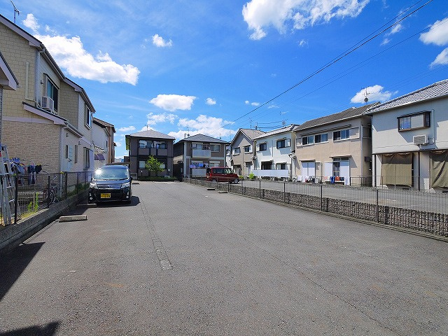 ロイヤルKの駐車場|駐車場があるので、車を買う予定の方も安心です