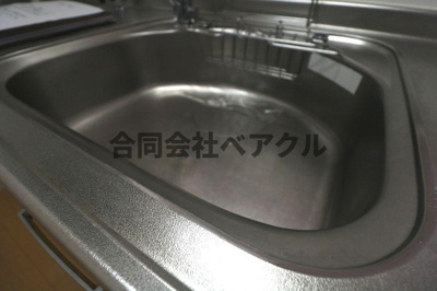 【キッチン】 | レークタウンB棟 | コンパクトなキッチンで掃除もラクラク