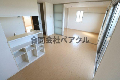 【居間・リビング】 | レークタウンB棟 | おしゃれな居間です