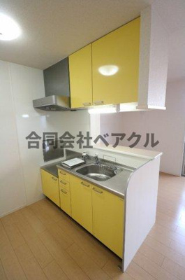 【キッチン】 | レークタウンB棟 | コンパクトなキッチンで掃除もラクラク