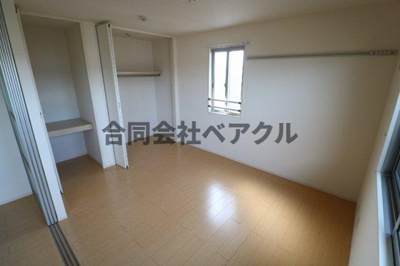 【洋室】 | レークタウンB棟 | 使い勝手のいい洋室です