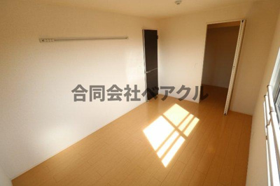 【洋室】 | レークタウンB棟 | 使い勝手のいい洋室です