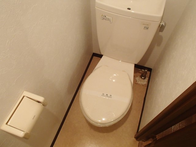 【トイレ】 | ハイツレバランス | 清潔感のあるトイレです