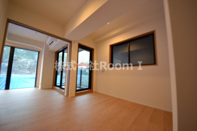 【居間・リビング】 | BRAVE天満橋 | こちらの居間で趣味の時間をお楽しみください