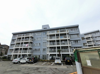 【外観】 | 総戸数７１戸、昭和５３年１２月築、管理人は日勤勤務につき管理体制良好です♪