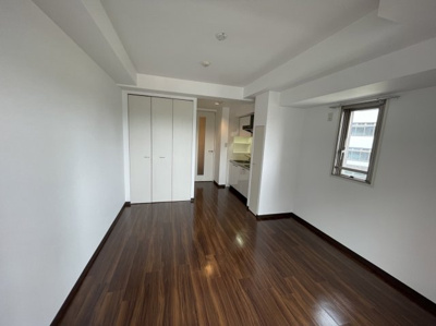 【居間・リビング】 | グレンパーク新大阪Ⅱ | 明るい洋室です