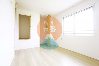 【洋室】 | 京美 | ネット無料。個人の部屋や寝室として使える洋室です