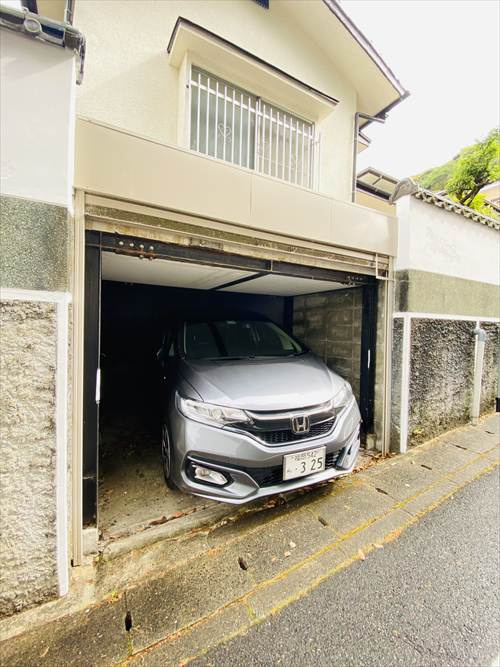 南区柏原3丁目　戸建ての駐車場