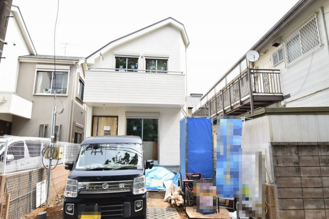 【外観】 | ＼南側６ｍ公道＋駐車スペースで陽当り良好な４ＬＤＫ／　杉並区成田東の４LDK＋P | 南側６ｍ公道＋駐車スペースで陽当り良好な４ＬＤＫ！一階のリビングフロアには水廻り設備を集約させた導線の良い間取りプラン。収納も豊富な新邸、販売開始致しました！！