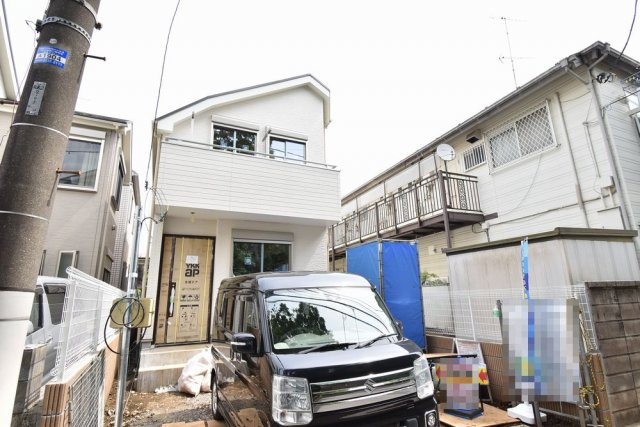 【外観】 | ＼南側６ｍ公道＋駐車スペースで陽当り良好な４ＬＤＫ／　杉並区成田東の４LDK＋P | 南側６ｍ公道＋駐車スペースで陽当り良好な４ＬＤＫ！一階のリビングフロアには水廻り設備を集約させた導線の良い間取りプラン。収納も豊富な新邸、販売開始致しました！！