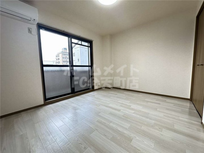 【居間・リビング】 | グランセピア | こちらのリビングで趣味の時間をお楽しみください