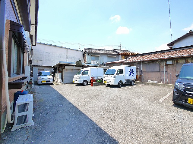 ファミール富堂の駐車場