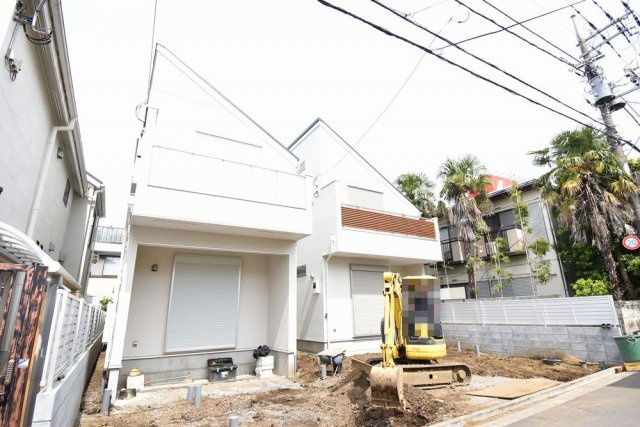 【外観】 | ＼全室６帖以上！敷地もゆとりある約30坪の新邸／　杉並区宮前の新築戸建 | 全室６帖以上、LDK約20帖の３LDK＋P！ゆとりある約30坪の敷地も魅力の新邸です♪床暖房に食洗機、タンクレストイレと設備仕様も充実です！！