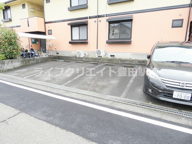 クローカスの駐車場