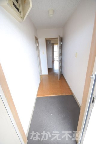 【玄関】 | 収納もある玄関です