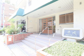 【エントランス】 | 外と内をつなぐエントランスは、まさに顔となる場所。格調高い雰囲気を漂わせて上質な空間を作り出します