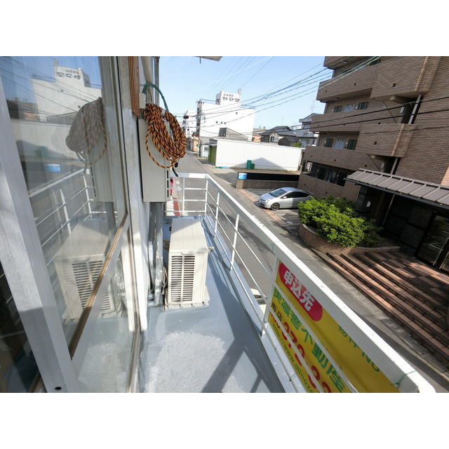 岐阜市茜部新所１丁目のアパートのバルコニー