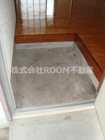 神之山コーポの玄関