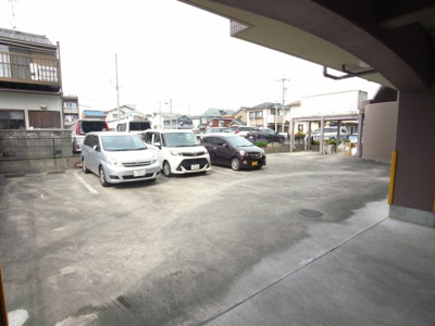 【駐車場】 | リバーサイド雅