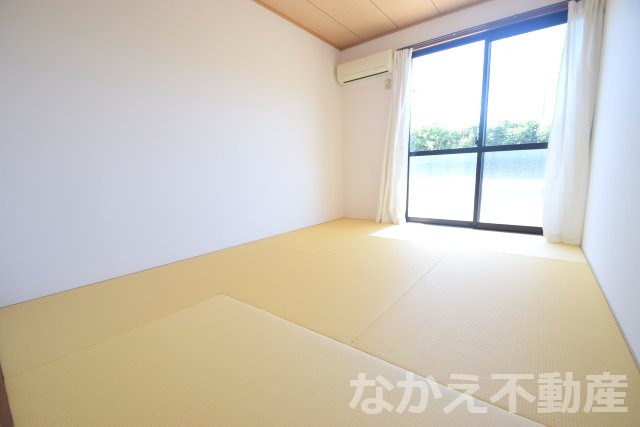 【寝室】 | 落ち着いた色調の寝室です