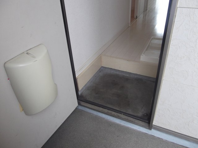 コンパートメントハウス元住吉の玄関