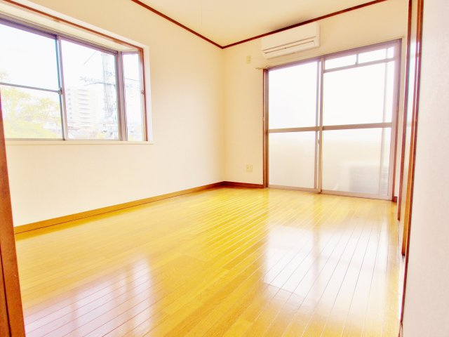 プレジール堀越の寝室