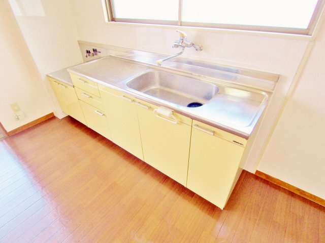 プレジール堀越のキッチン