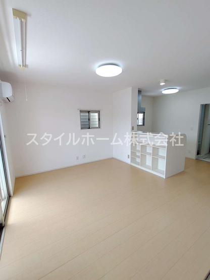 【居間・リビング】 | レジデンス芦原Ａ棟 | 別部屋写真です。