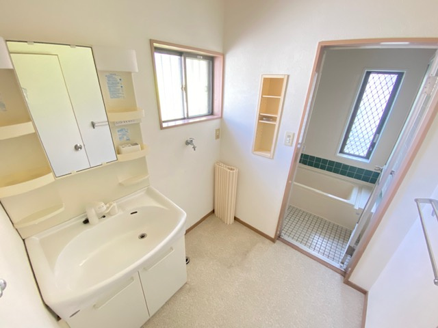 さつき野東貸家の洗面所