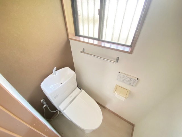 さつき野東貸家のトイレ