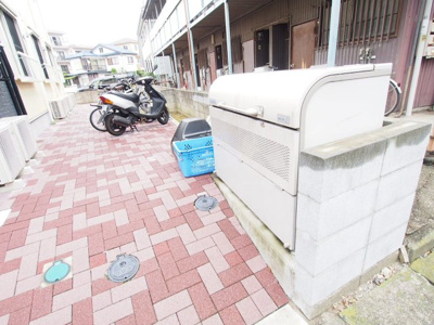 【その他共用部分】 | コーポさかえ | 駐輪、バイク置き場、ゴミ置き場