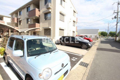 【駐車場】 | カーサルミノサドゥーエ | 駐車場があります