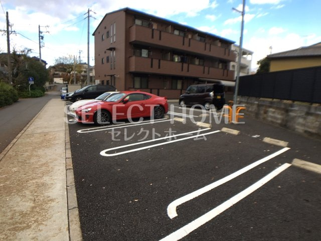 【駐車場】 | Ｄ－ｒｏｏｍ桜樹 | 駐車スペースもあります