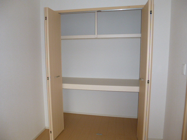 ジョビアル　コートの収納|クローゼット