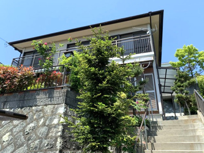 【外観】 | 神戸市垂水区舞子坂2丁目　中古戸建 | リフォーム済み物件♪駐車スペース2分ございます！！