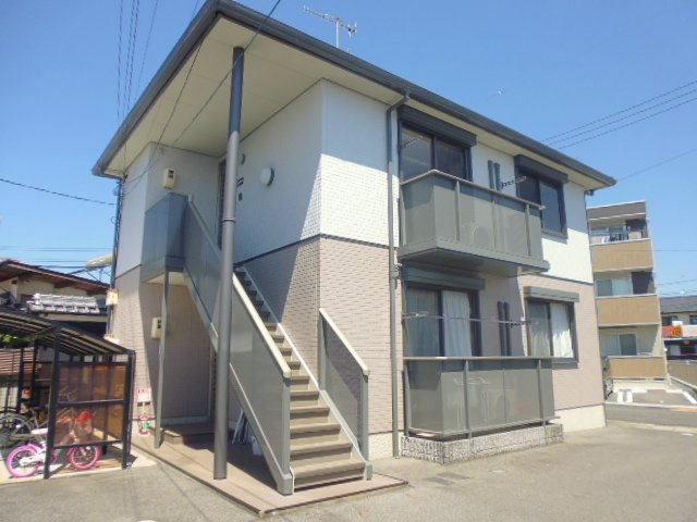 倉敷市老松町１丁目のアパートの外観