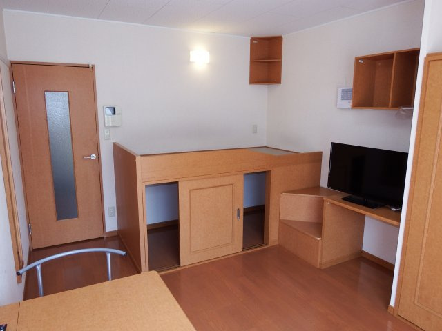 ティアラ松山の居間・リビング