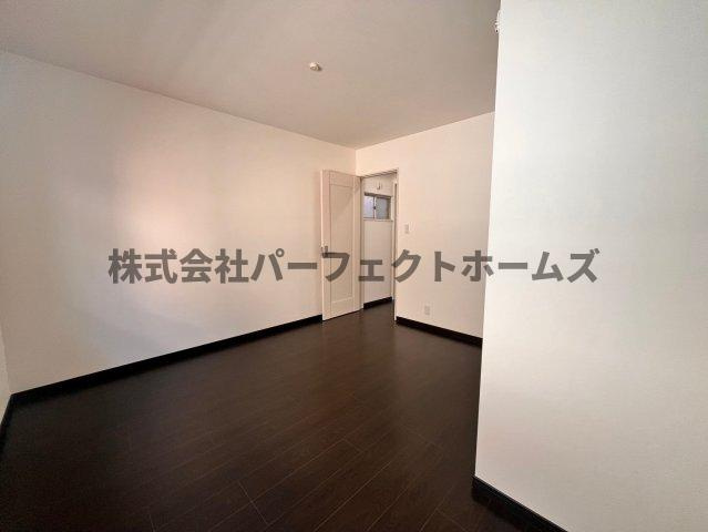 桜丘町戸建 賃貸の居間・リビング|おしゃれな居間です