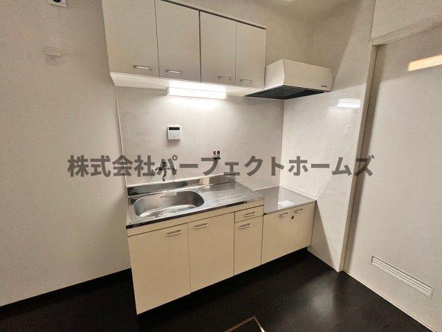 桜丘町戸建 賃貸のキッチン|キッチンでお料理をお楽しみください