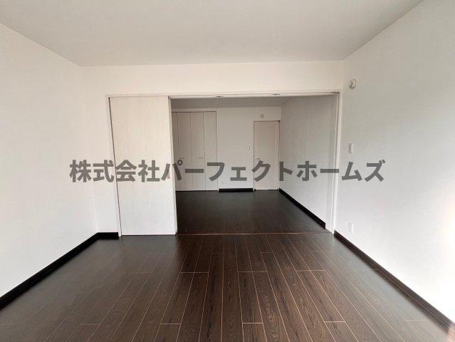 桜丘町戸建 賃貸の居間・リビング|使いやすいリビングです